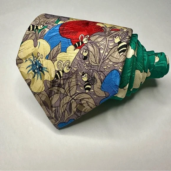 Vintage Carl Sterr 1857 Cartoon Bears & Bees Classic All Silk Handmade Tie - Picture 5 of 5